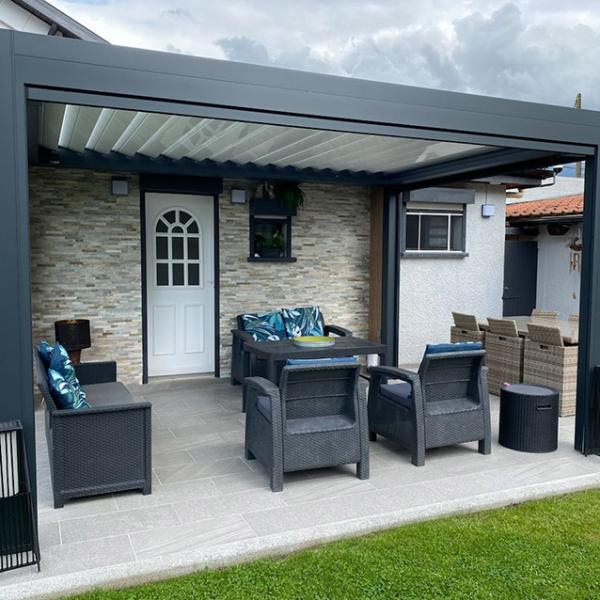Pergola bioclimatique OPEN R à Vicq