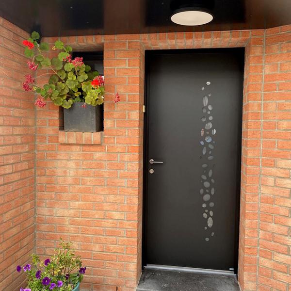 Porte d’entrée BEL’M modèle ECUME (vue extérieure) à Brillon