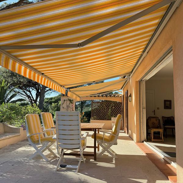 STORE BANNE moteur SOMFY IO gamme ONYX